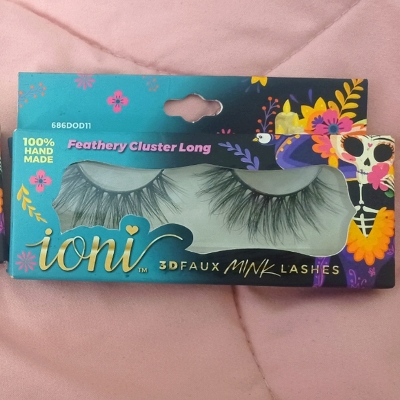 (2) 3D faux mink lashes by ioni - Picture 3 of 3